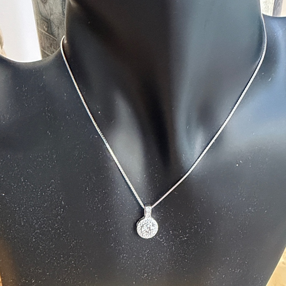 New 1.028 CT VVS1 color D Moissanite Pendant Necklace Real 925 Sterling Silver - Picture 4 of 10